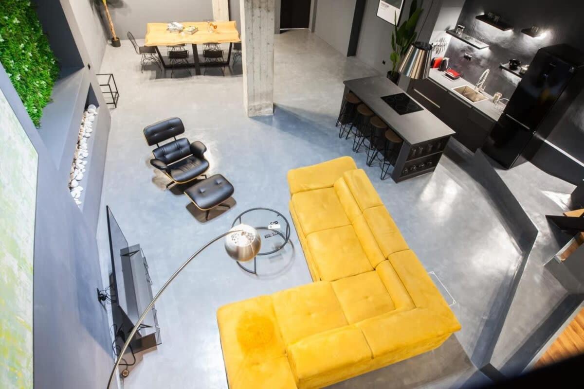 Trendy Industrial Apt Next To Museum Of Acropolis Atene Esterno foto