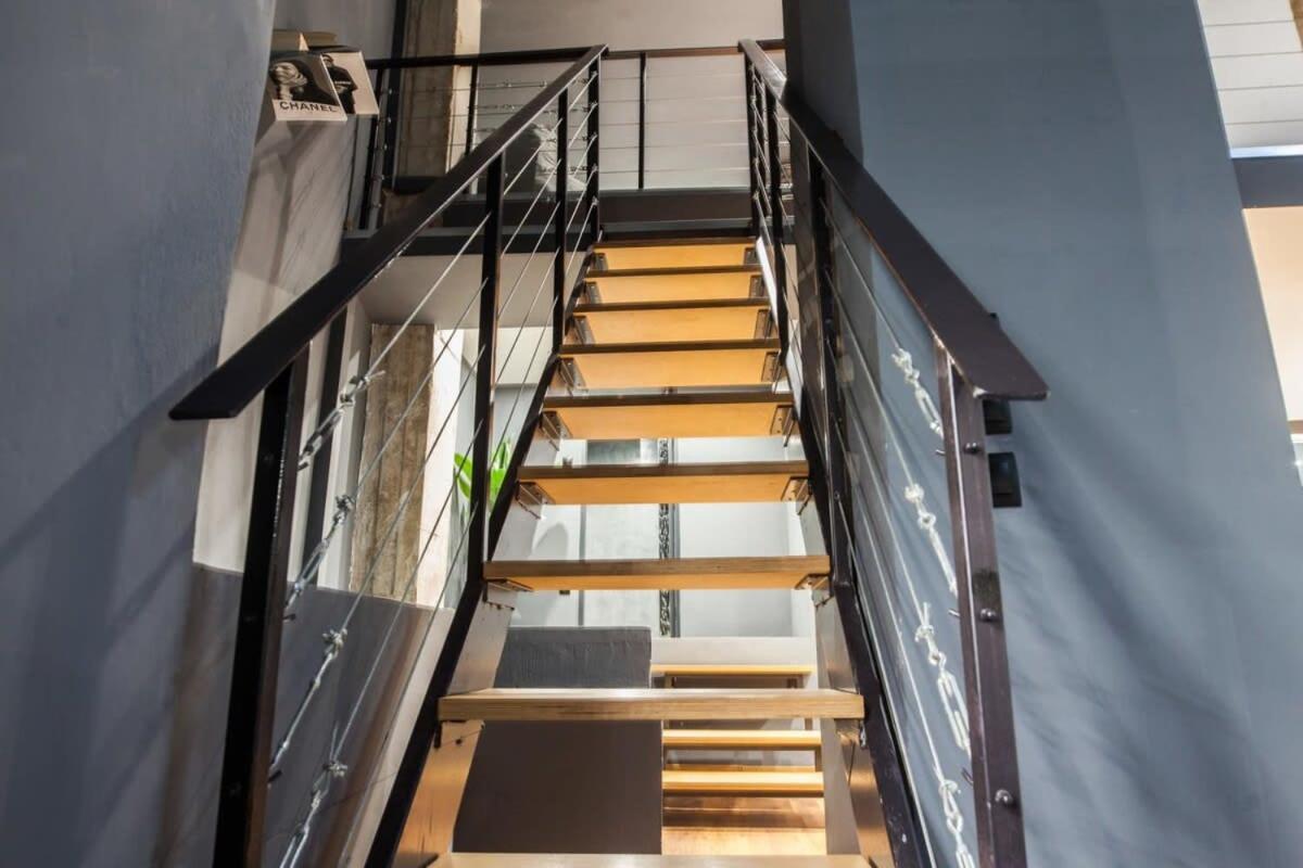 Trendy Industrial Apt Next To Museum Of Acropolis Atene Esterno foto
