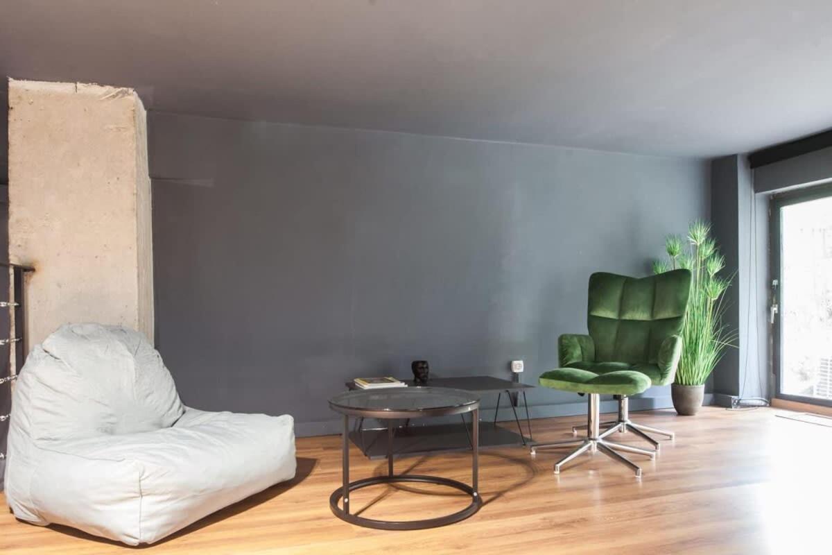 Trendy Industrial Apt Next To Museum Of Acropolis Atene Esterno foto